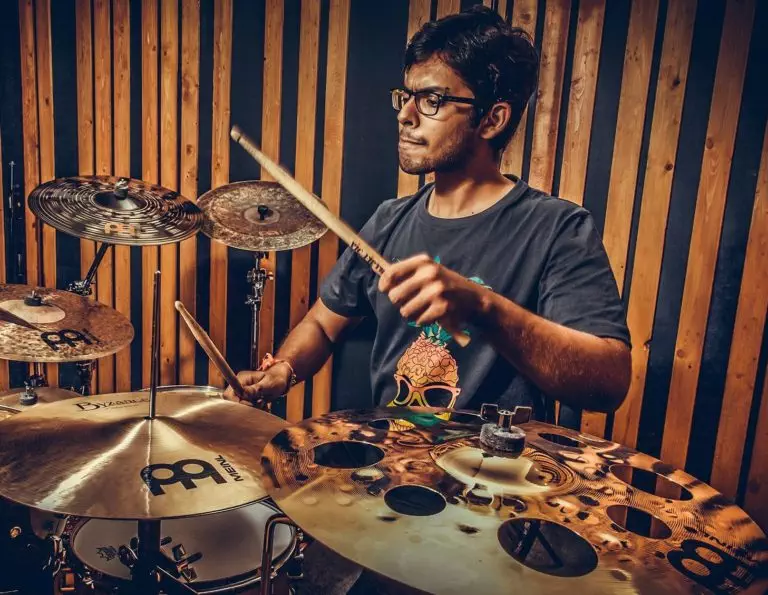 What to Consider When Hiring an Online Session Drummer?